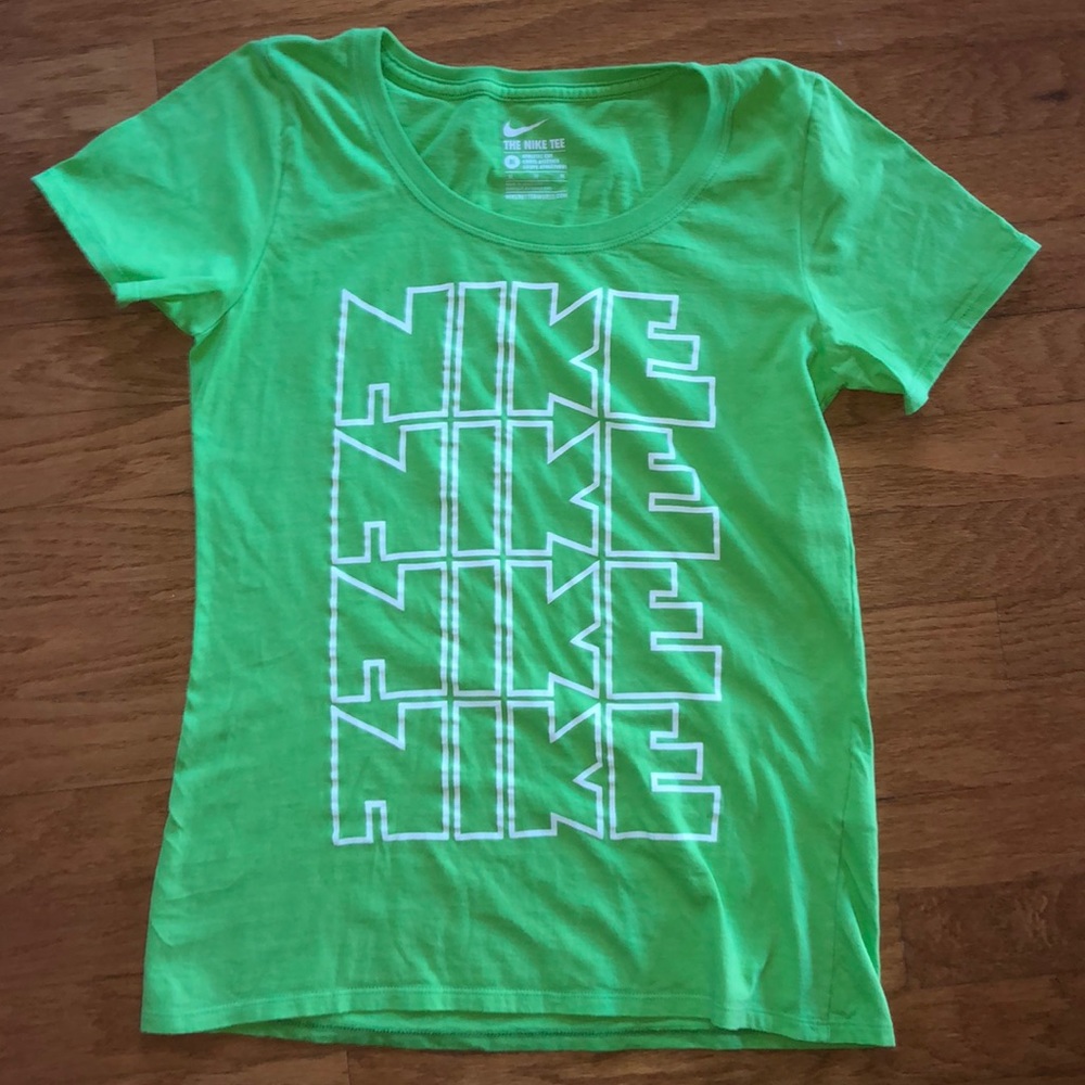 Nike logo Athletic cut short sleeve tee shirt